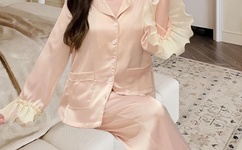 翘臀后进美女动态图啪